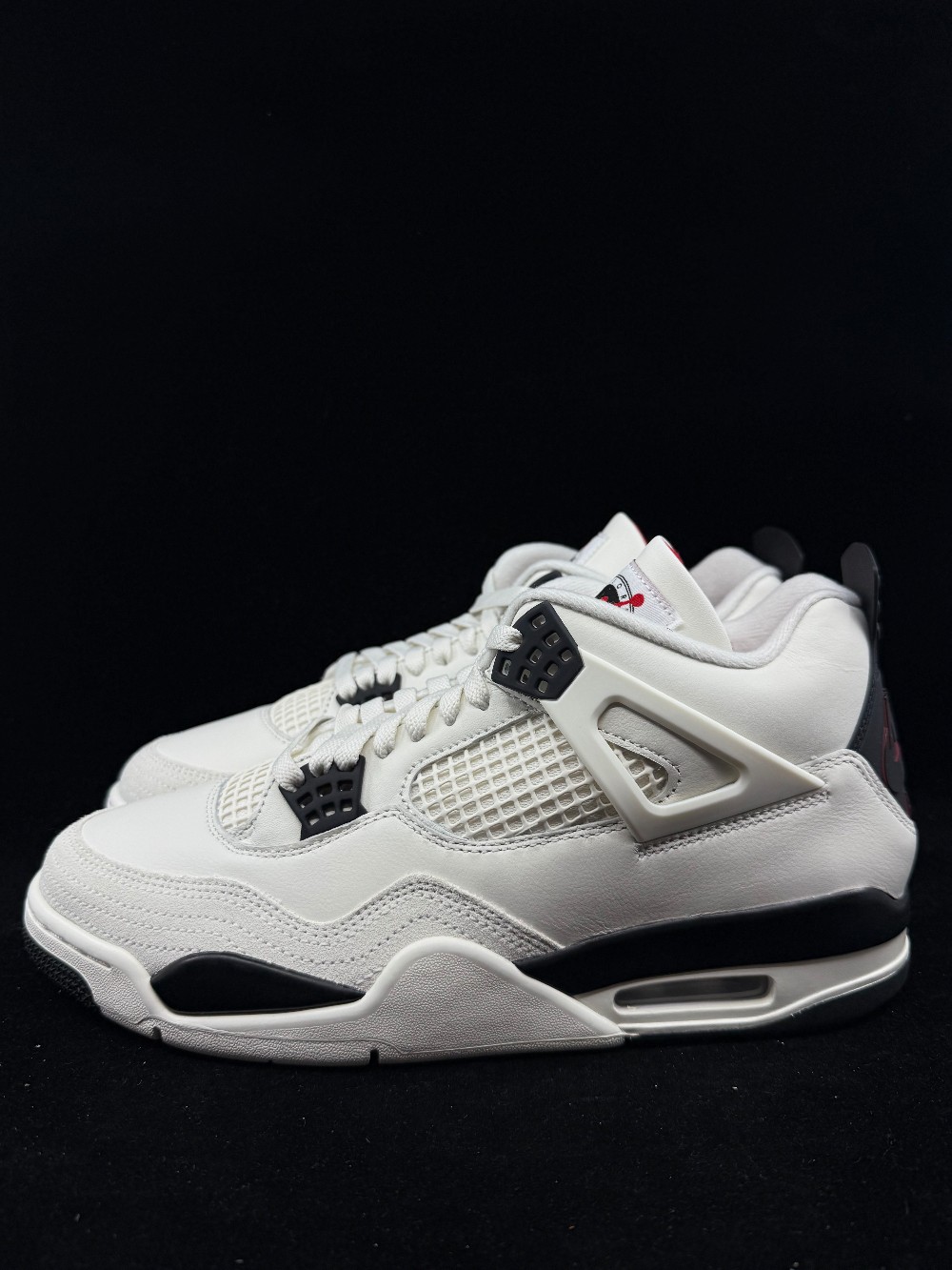 AJ 4 - FLIGHT CLUB