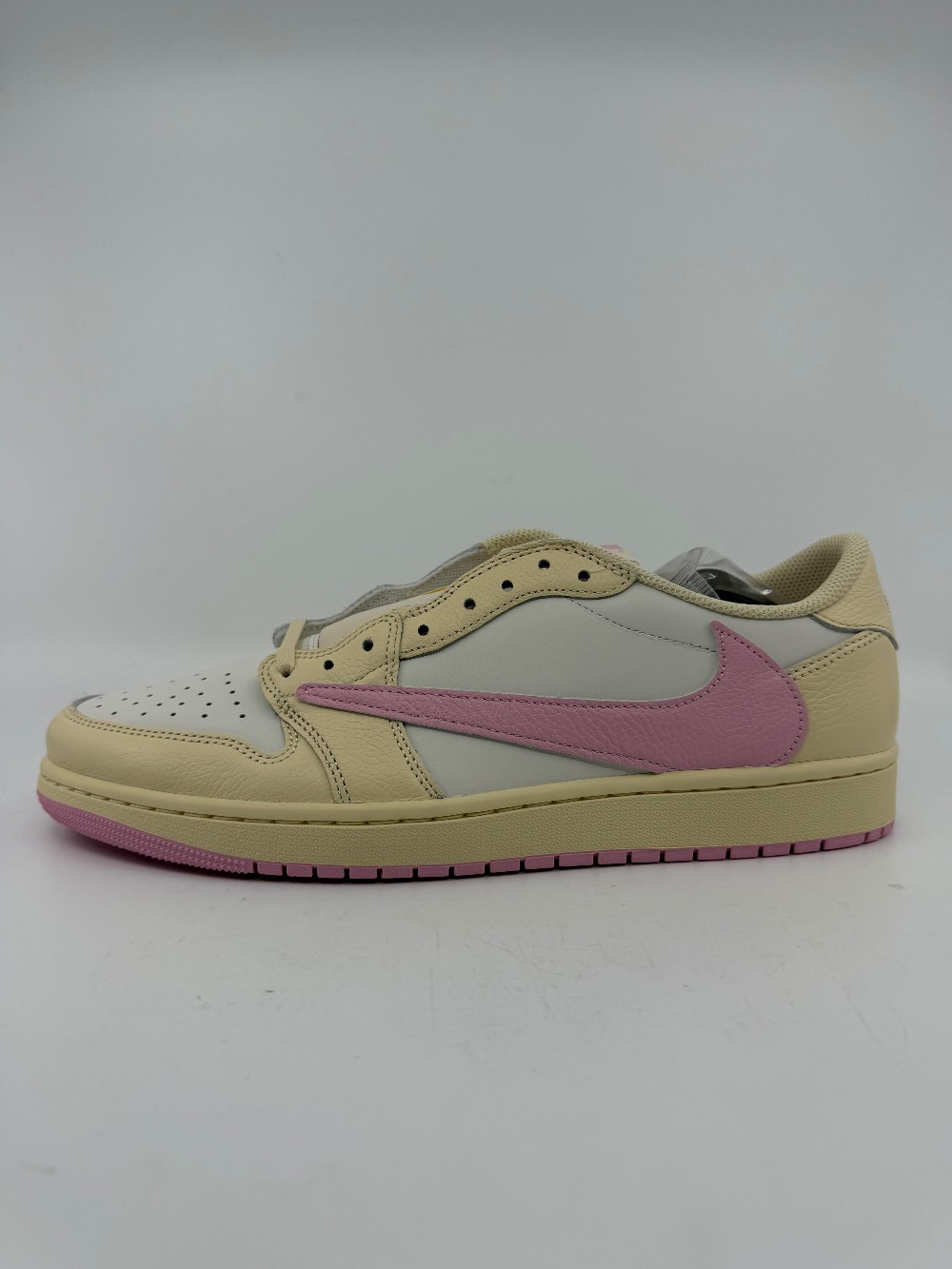 AJ 1 LOW X TRAVIS SCOTT - SHY PINK