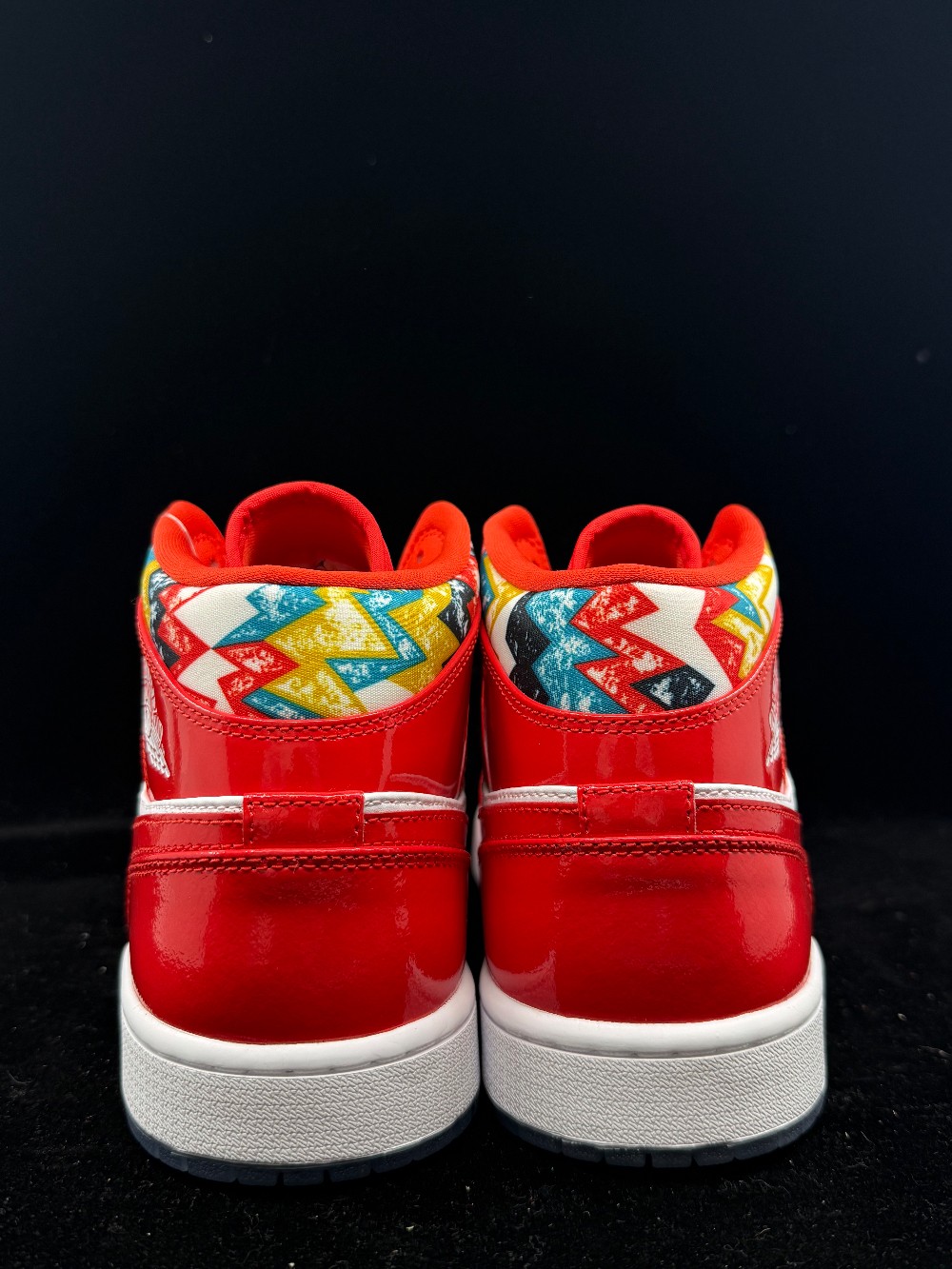 *NO BOX* AJ 1 MID - BARCELONA SWEATER RED PATENT