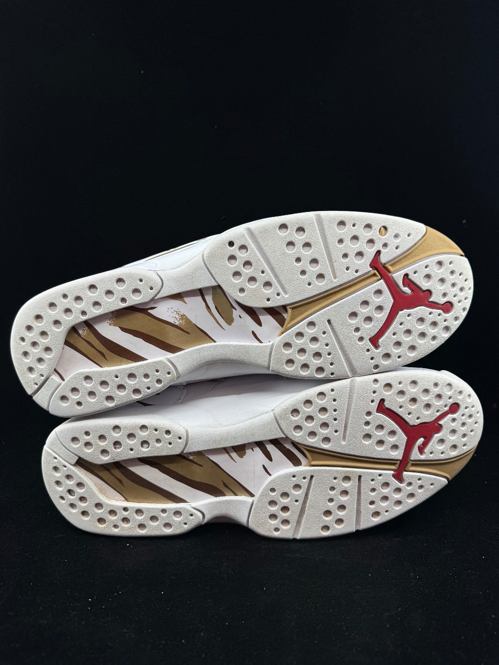 *USED* AJ 8 X OVO - WHITE