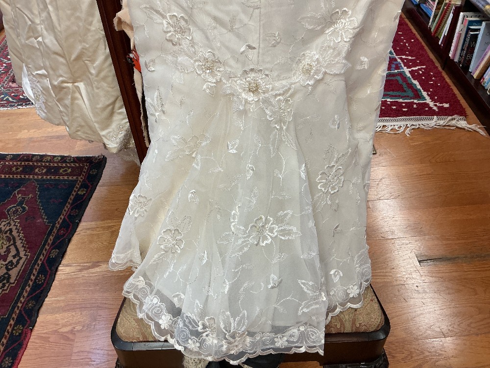Vintage Slimming Embroidered Wedding Dress