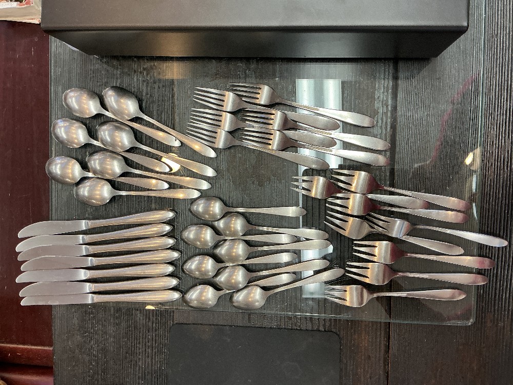 International Stainless Deluxe Flatware Set