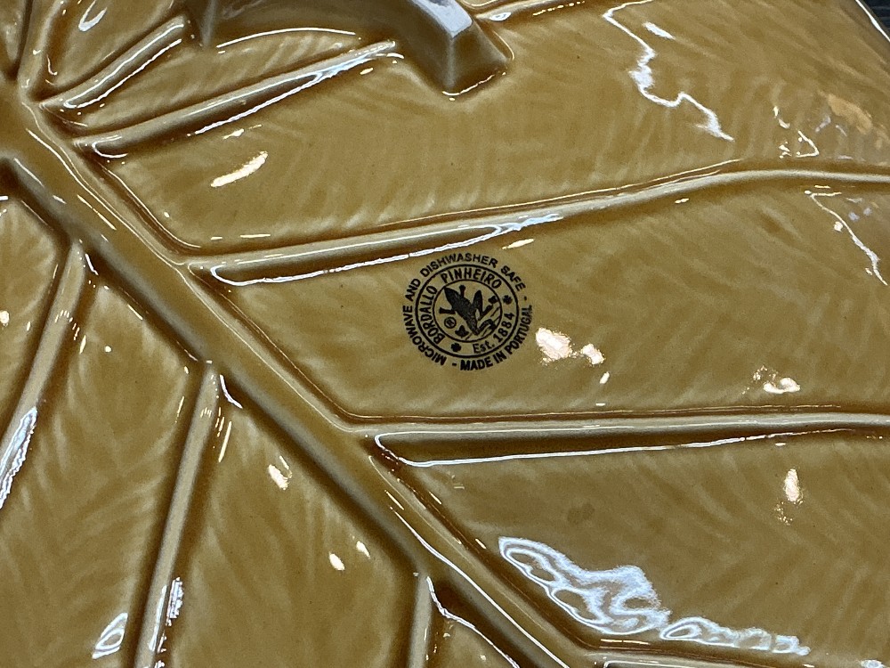 Bordallo Pinheiro Leaf Platter, 16 x 11