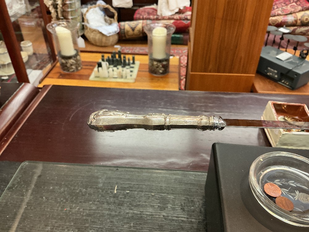 US Made, Sterling weighted Handle Cake Knife