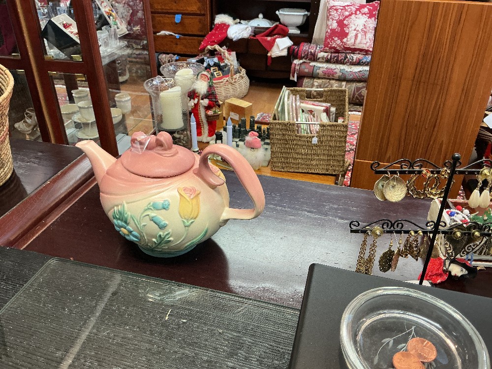 Hull Bowknot Rare Vintage teapot 1940s