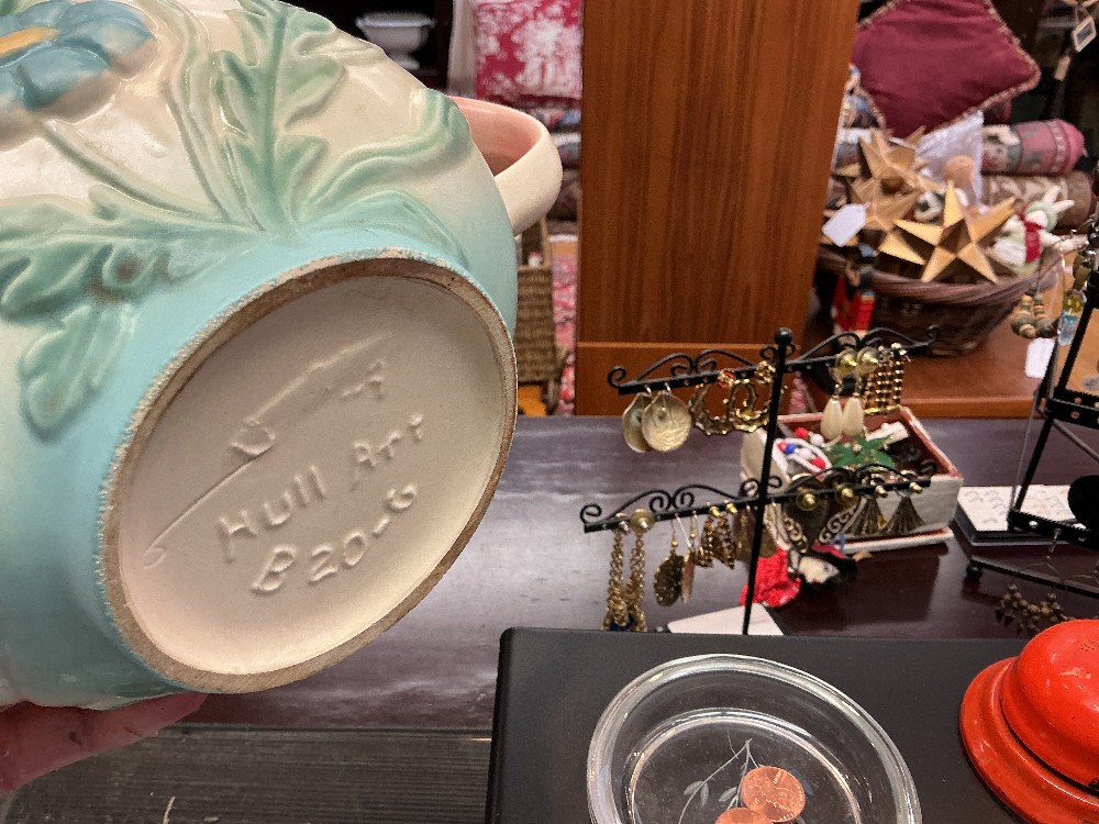 Hull Bowknot Rare Vintage teapot 1940s