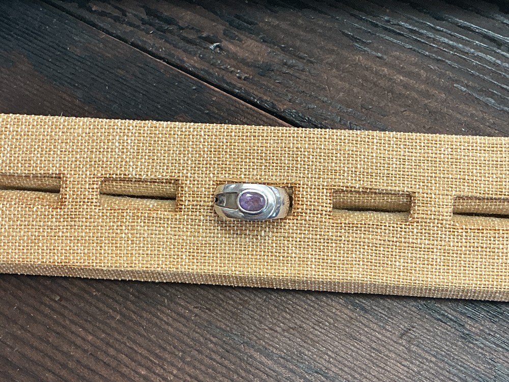 Sterling ring w Amethyst