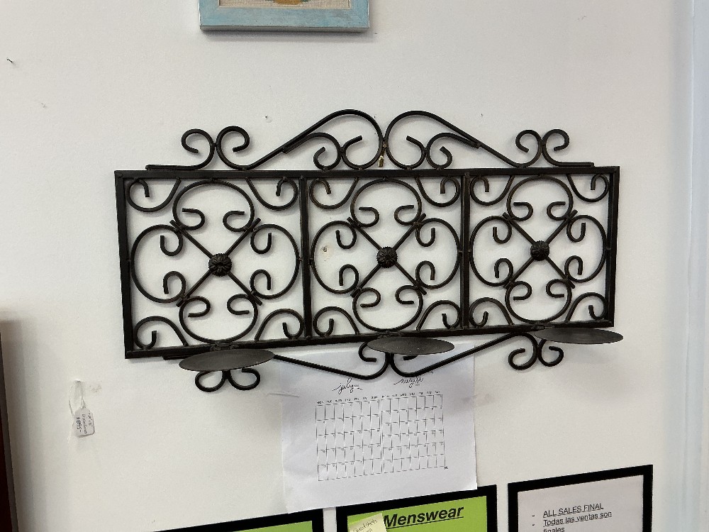 Wall hanging candle holder