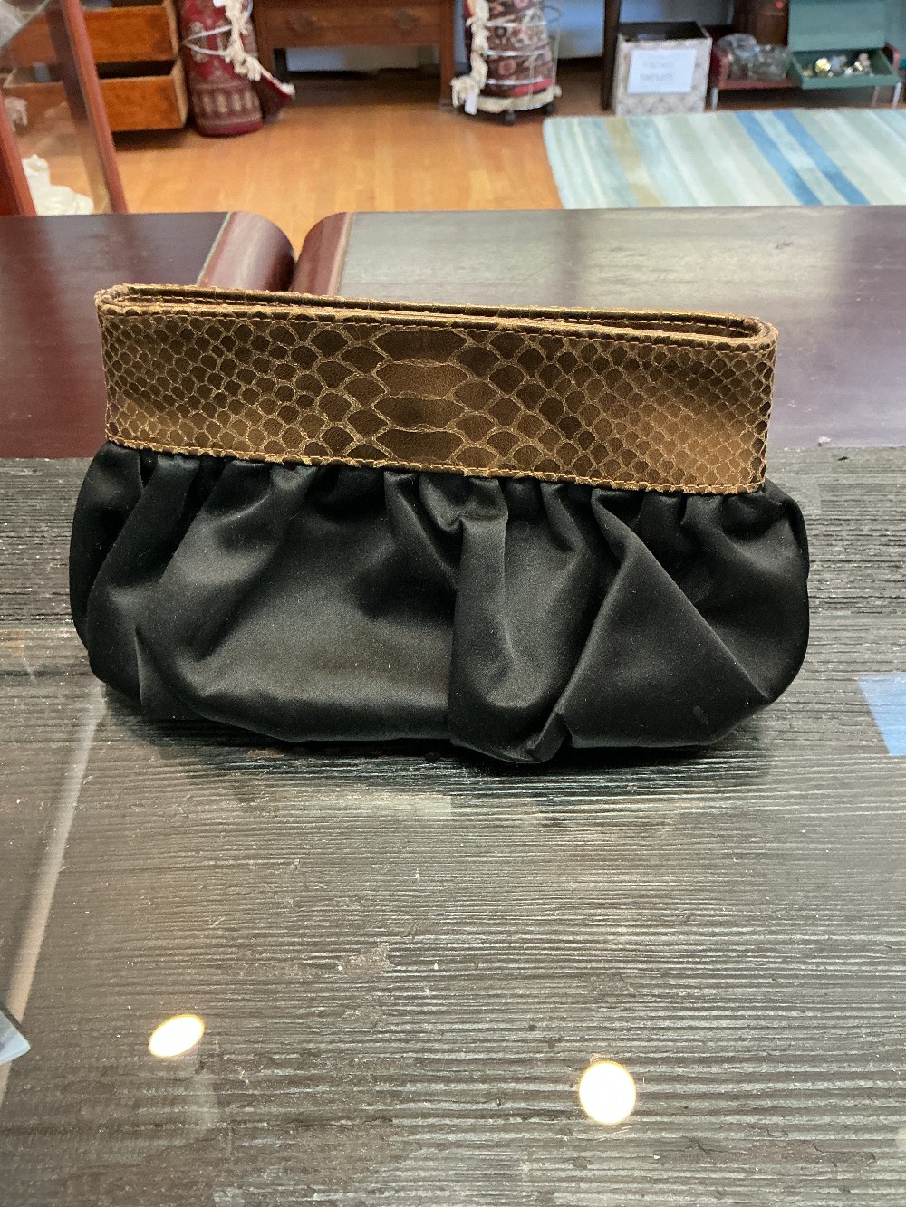 Lorelei Clutch