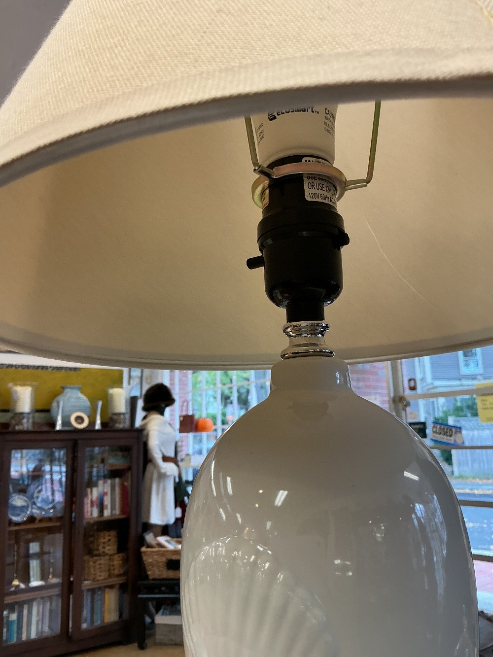 Scallop Detailed Lamp