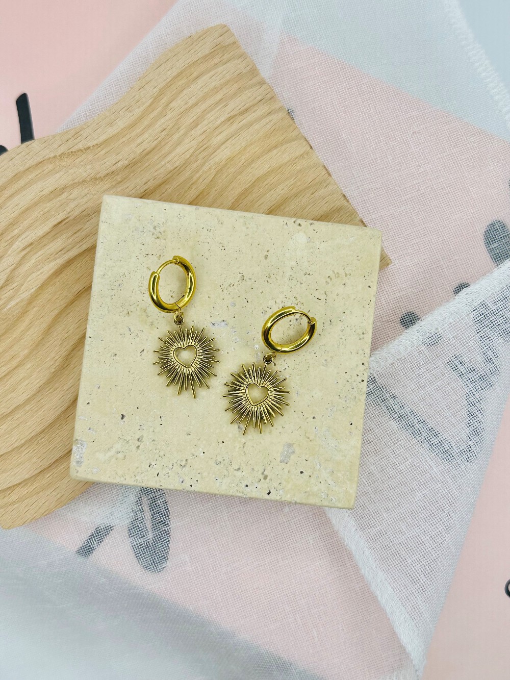 Huggie - Heart Rays - G