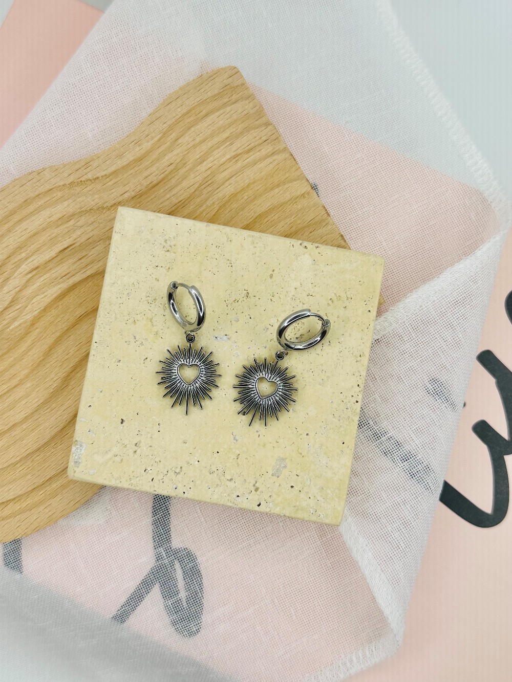 Huggie - Heart Rays - S