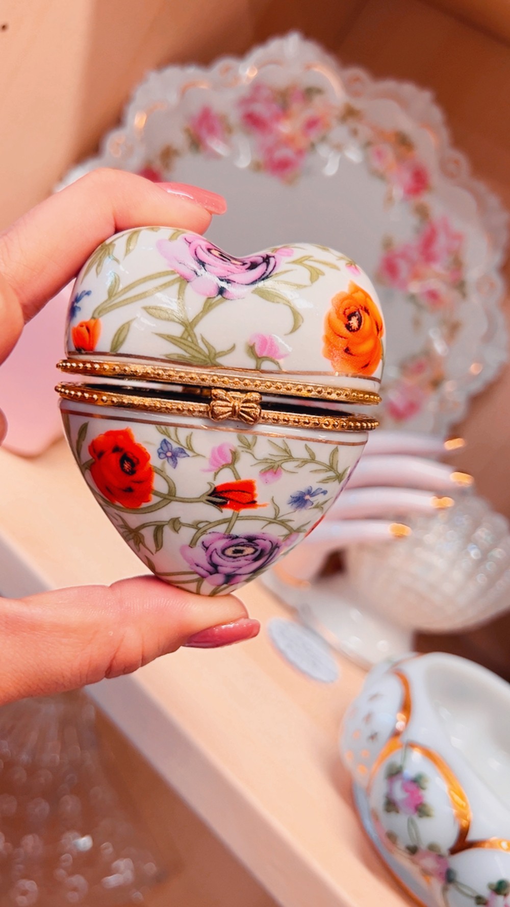 Gold Trim Heart Stash Box