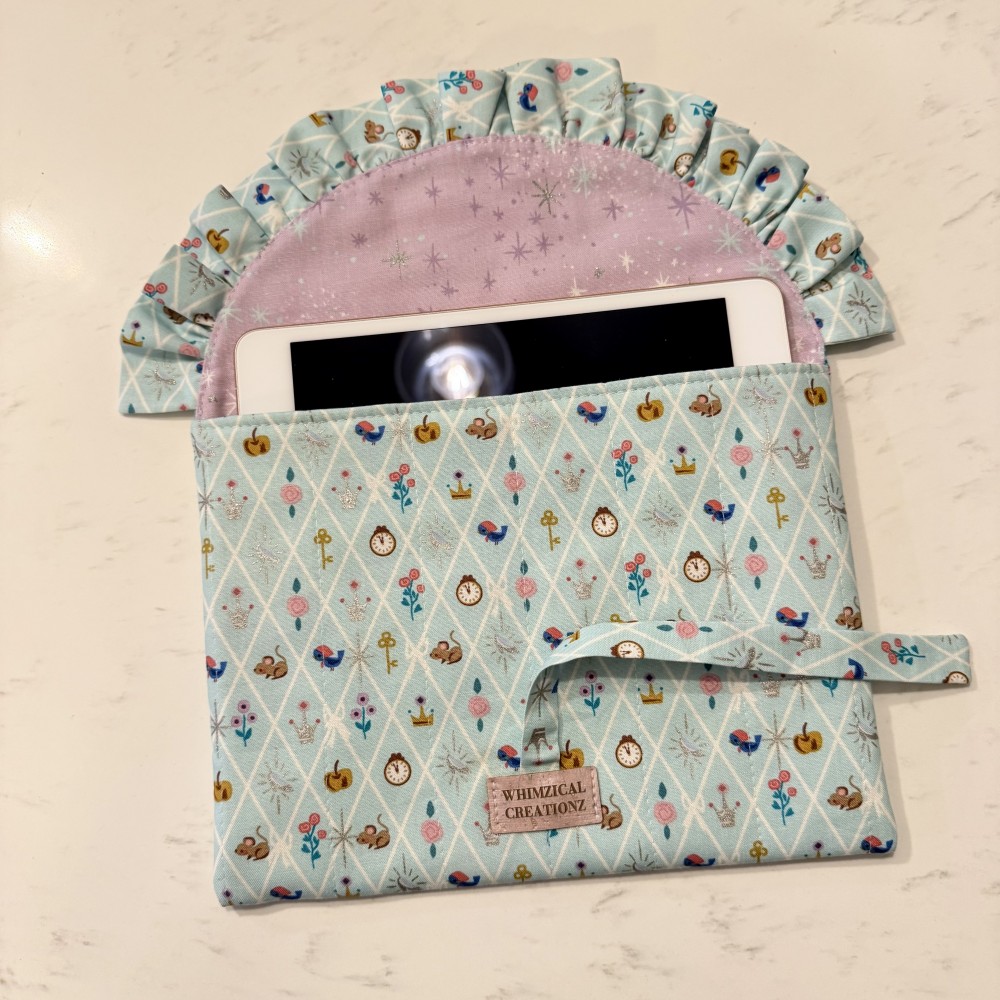 Ruffle Icons Cindy Kindle Sleeve