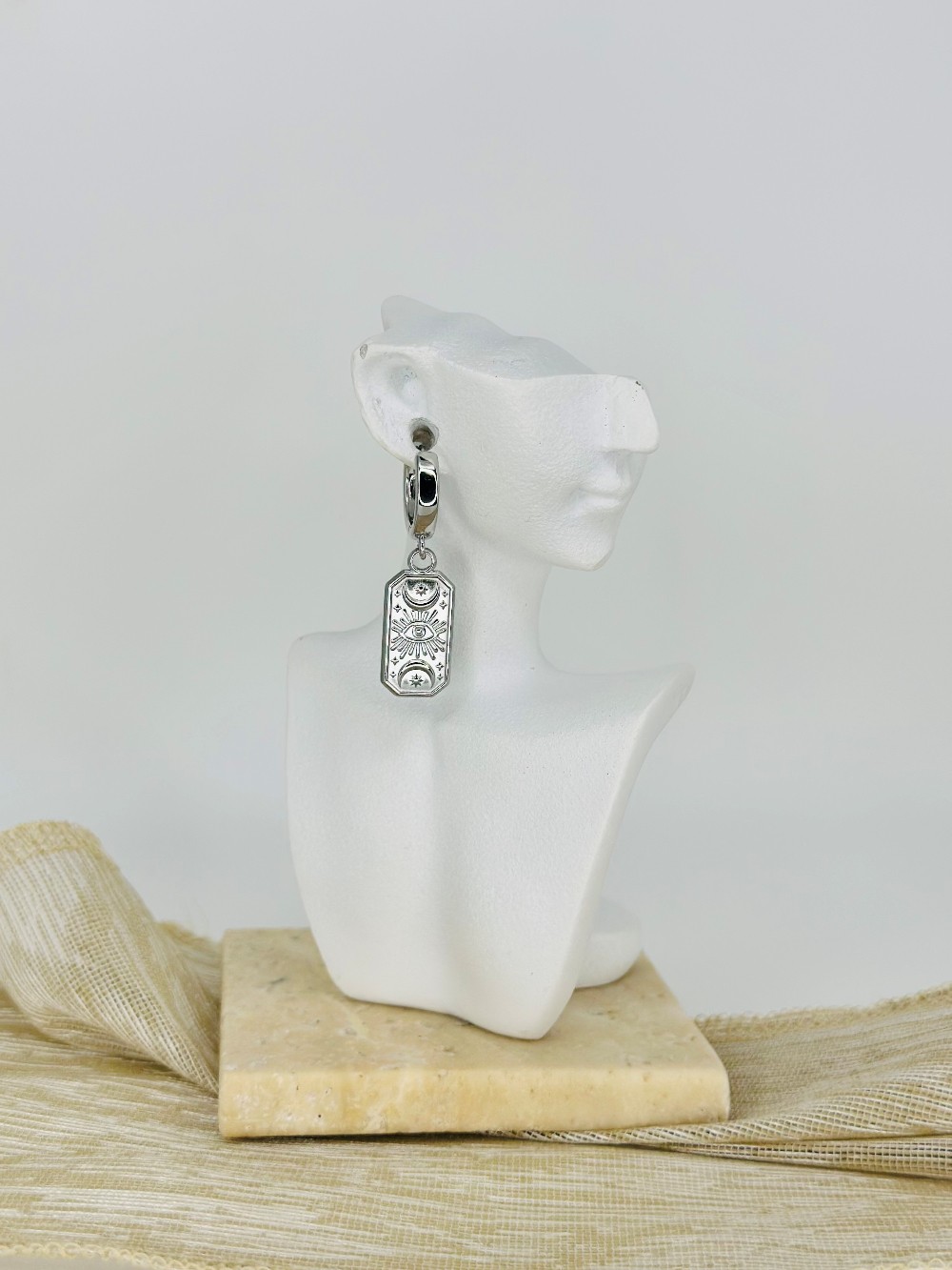 Huggie - Mystic Tag - SP