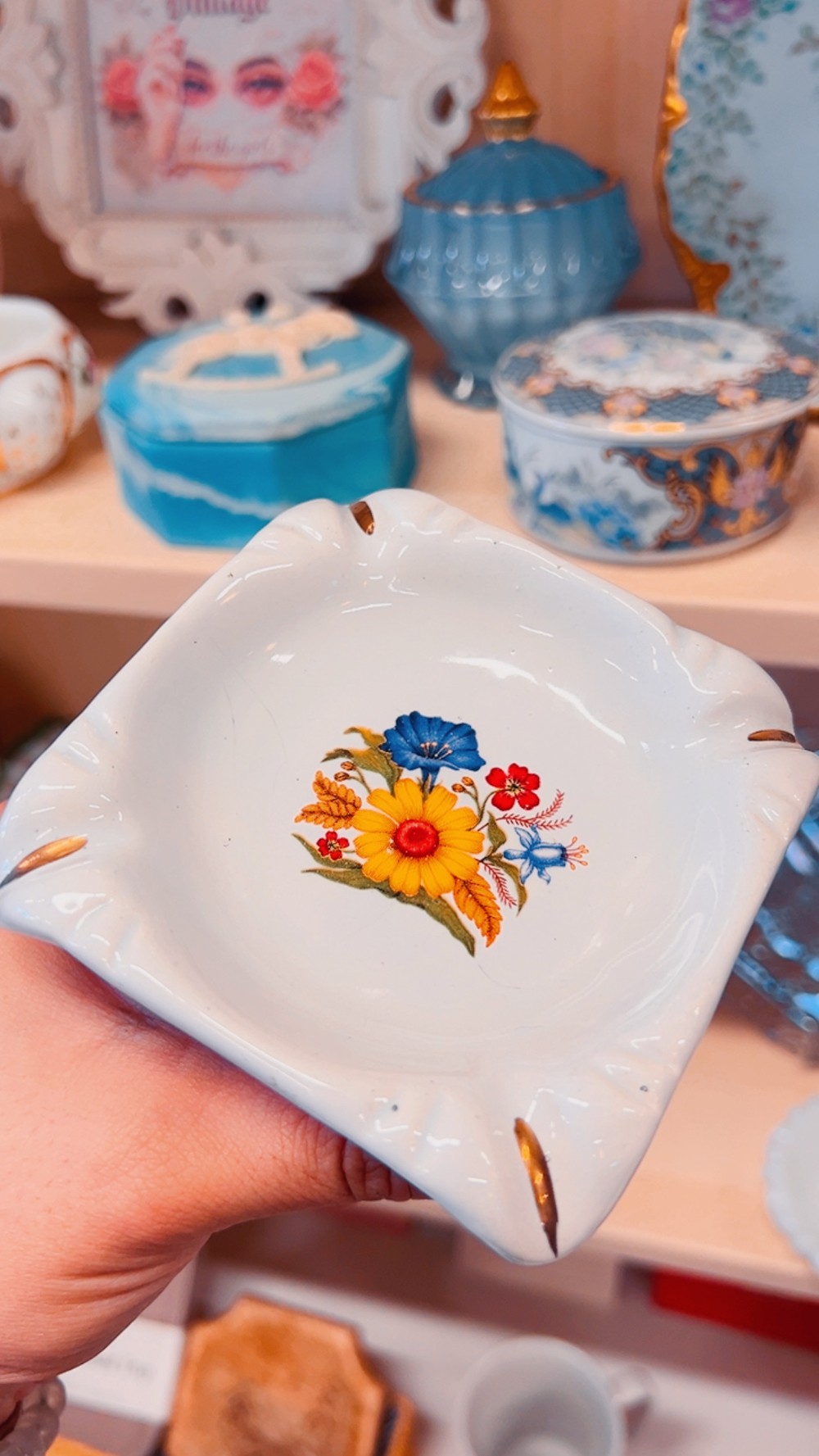 Roadtrip Florals Ashtray