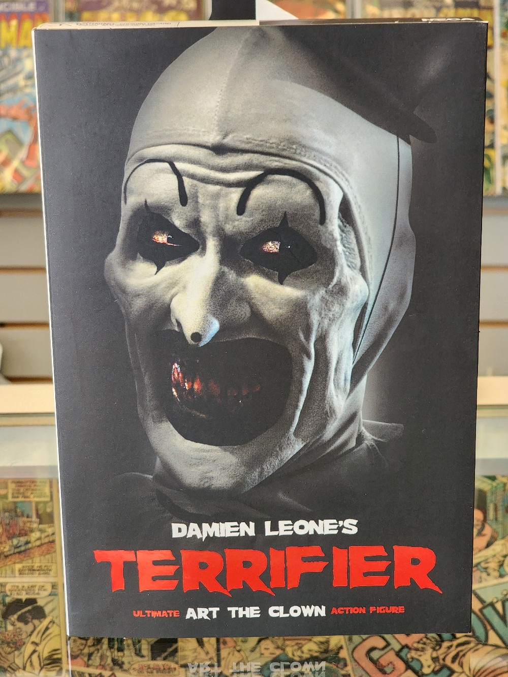 Neca Terrifier Ultimate Art The Clown Figure