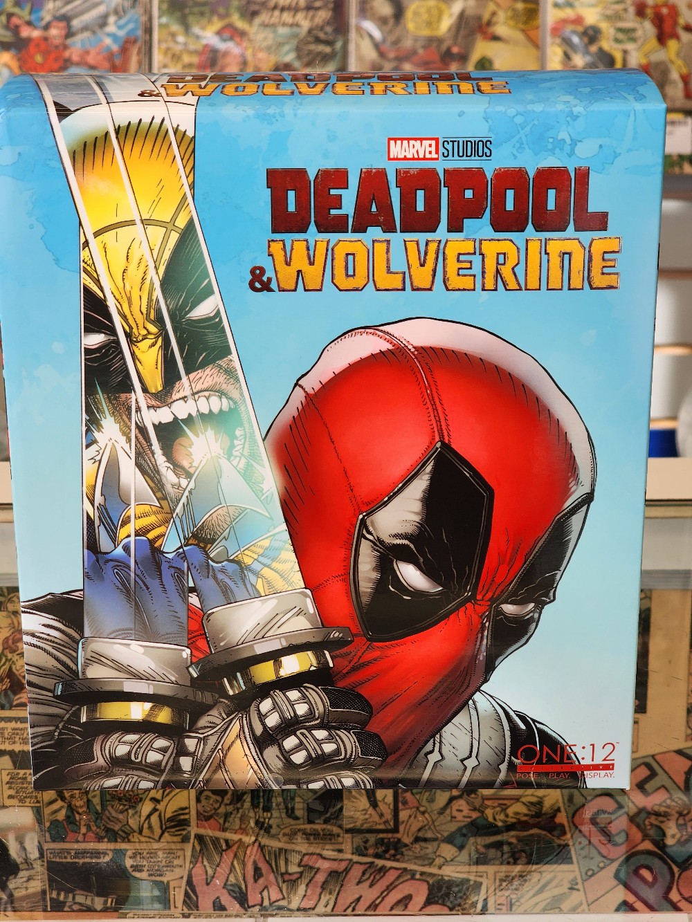Mezco One:12 Collective Deadpool & Wolverine Deadpool Figure