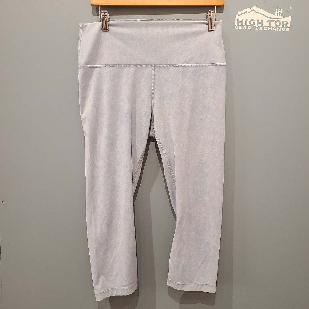Lululemon Women's Capri Leggings (12)