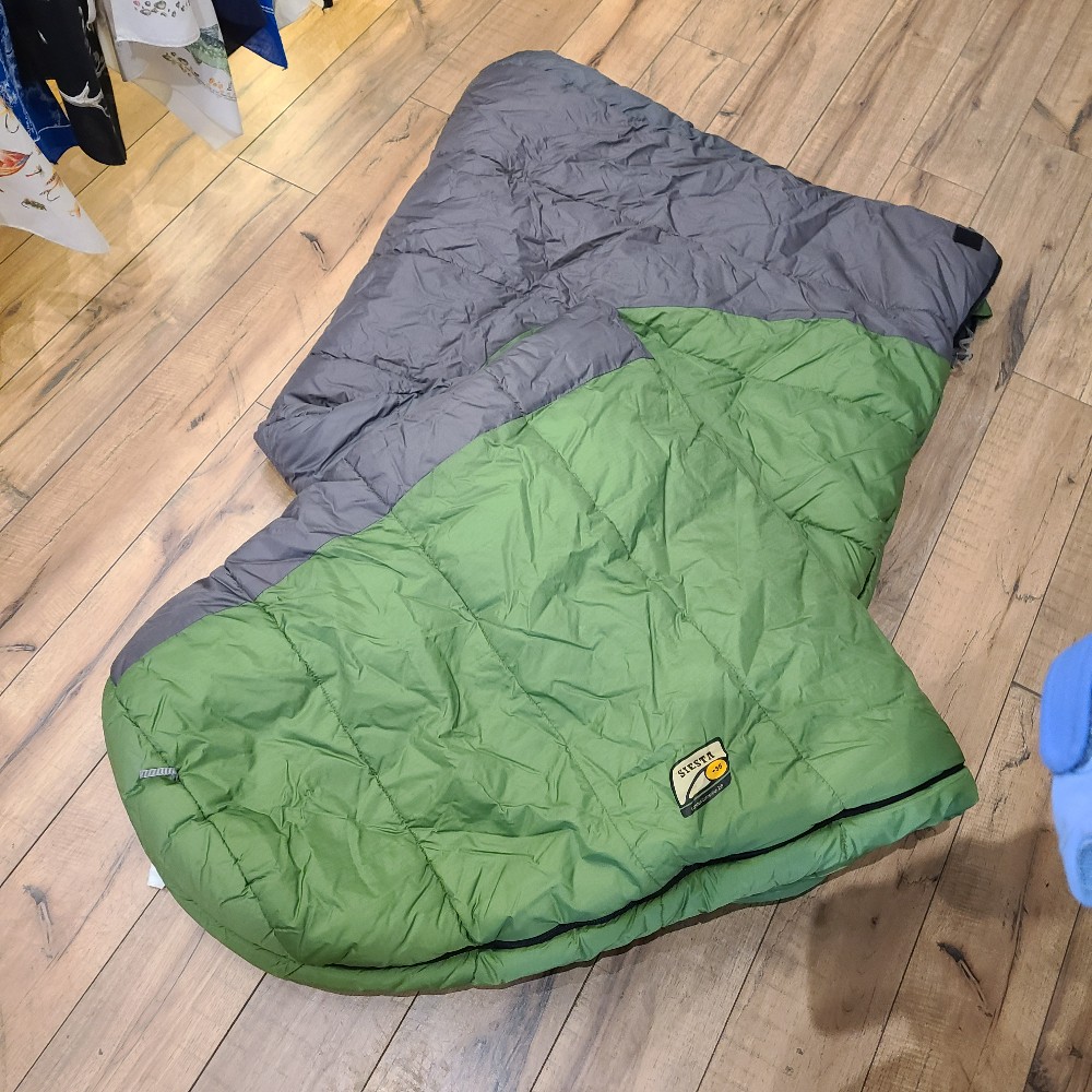REI Siesta Semi-Rectangular Sleeping Bag (35F)