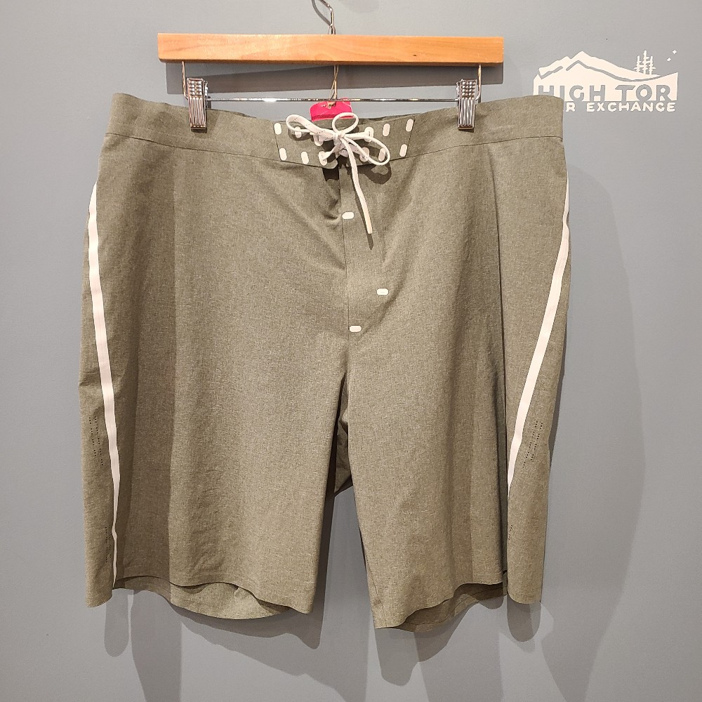 Outerknown Men's Apex Swim Trunks (36)