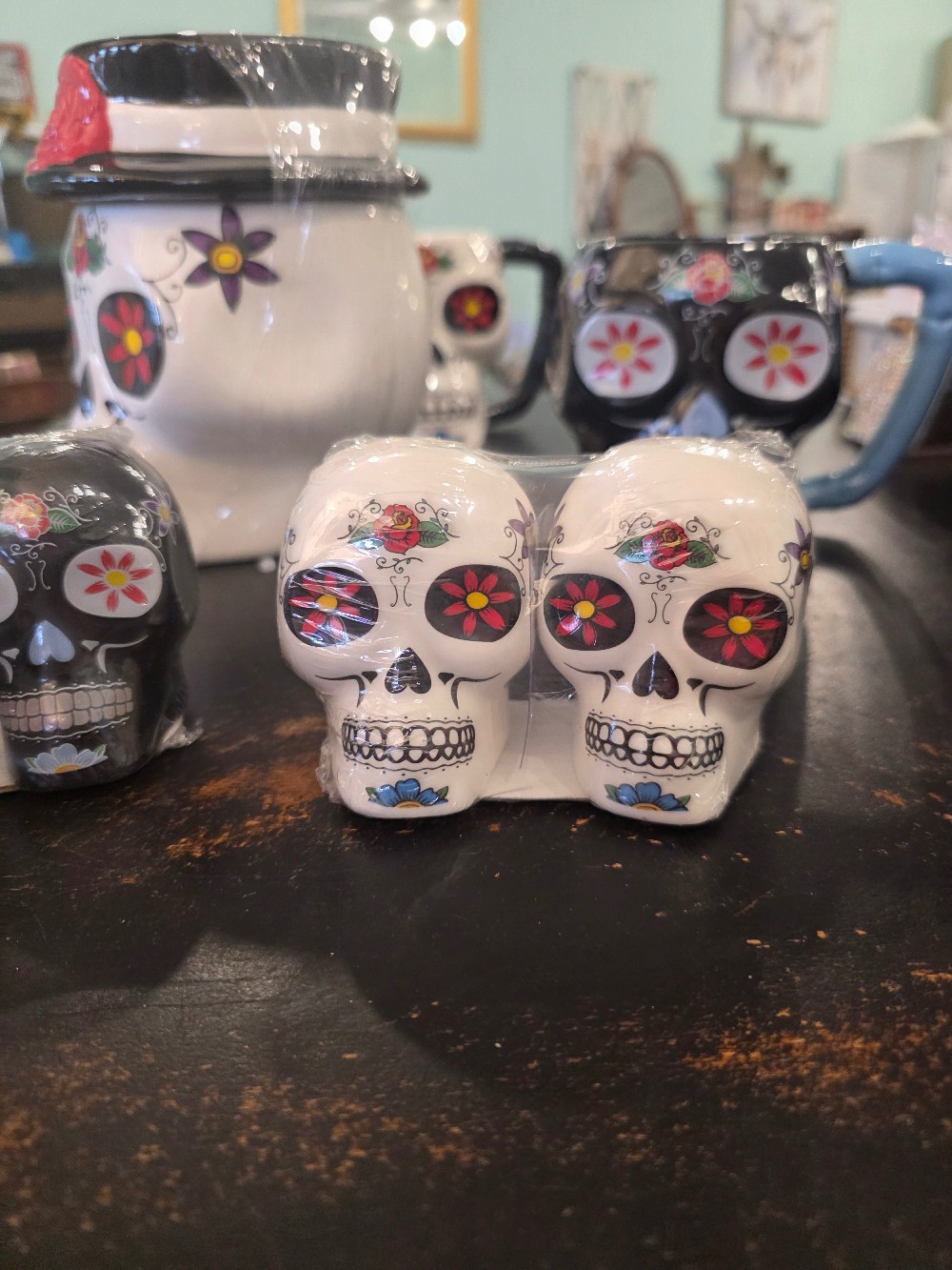 Skull Salt & Pepper Shakers