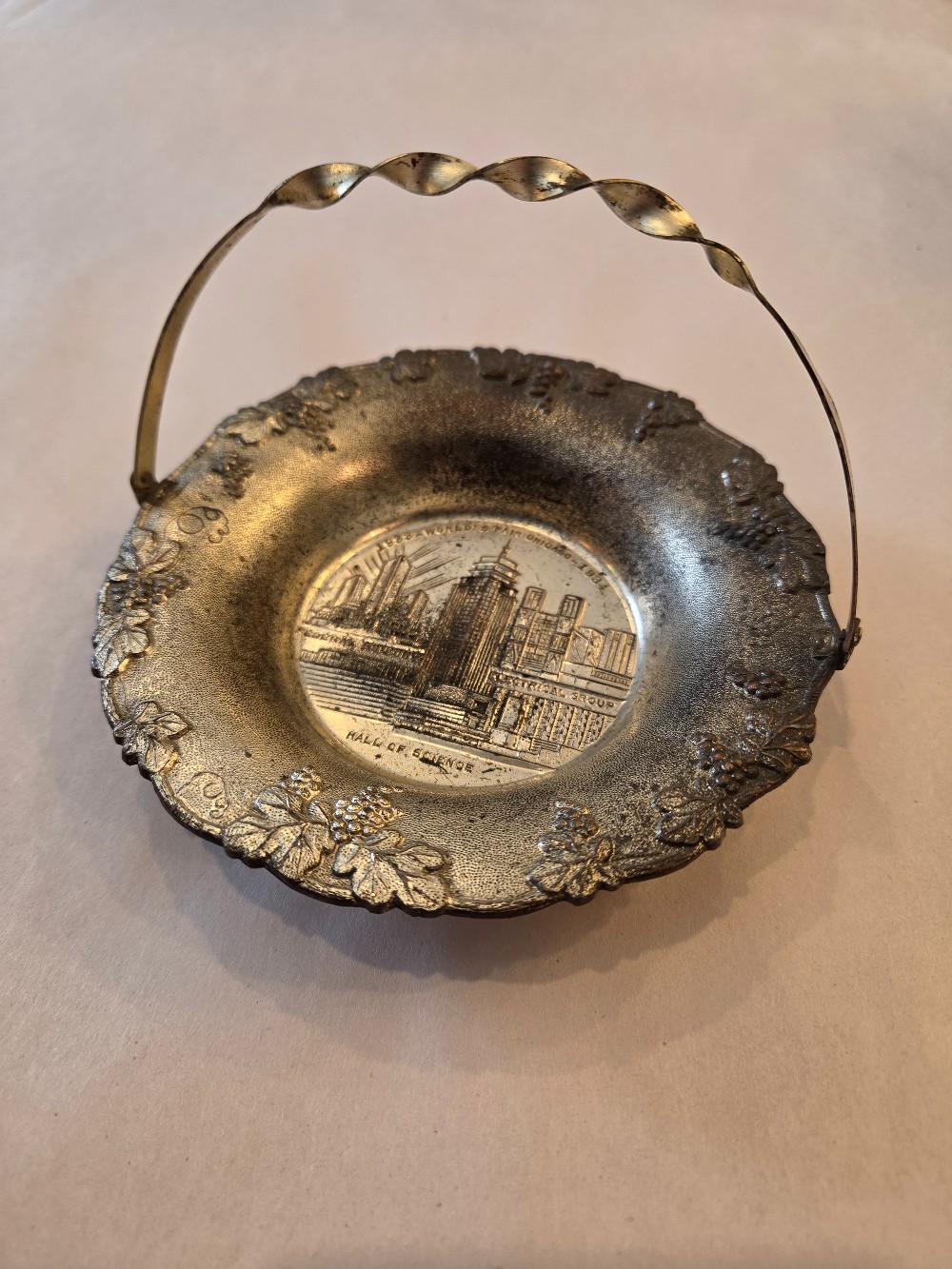 World's Fair 1933 dish w handle