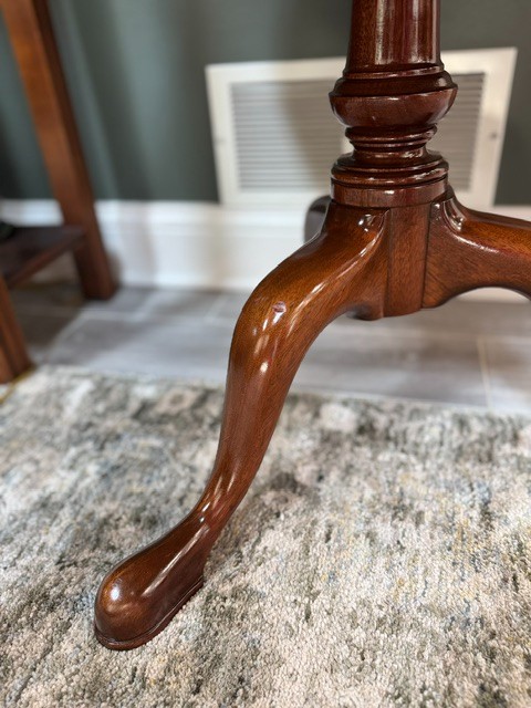 Vintage Kittinger Old Dominion Two-Tier Mahogany Lamp Table
