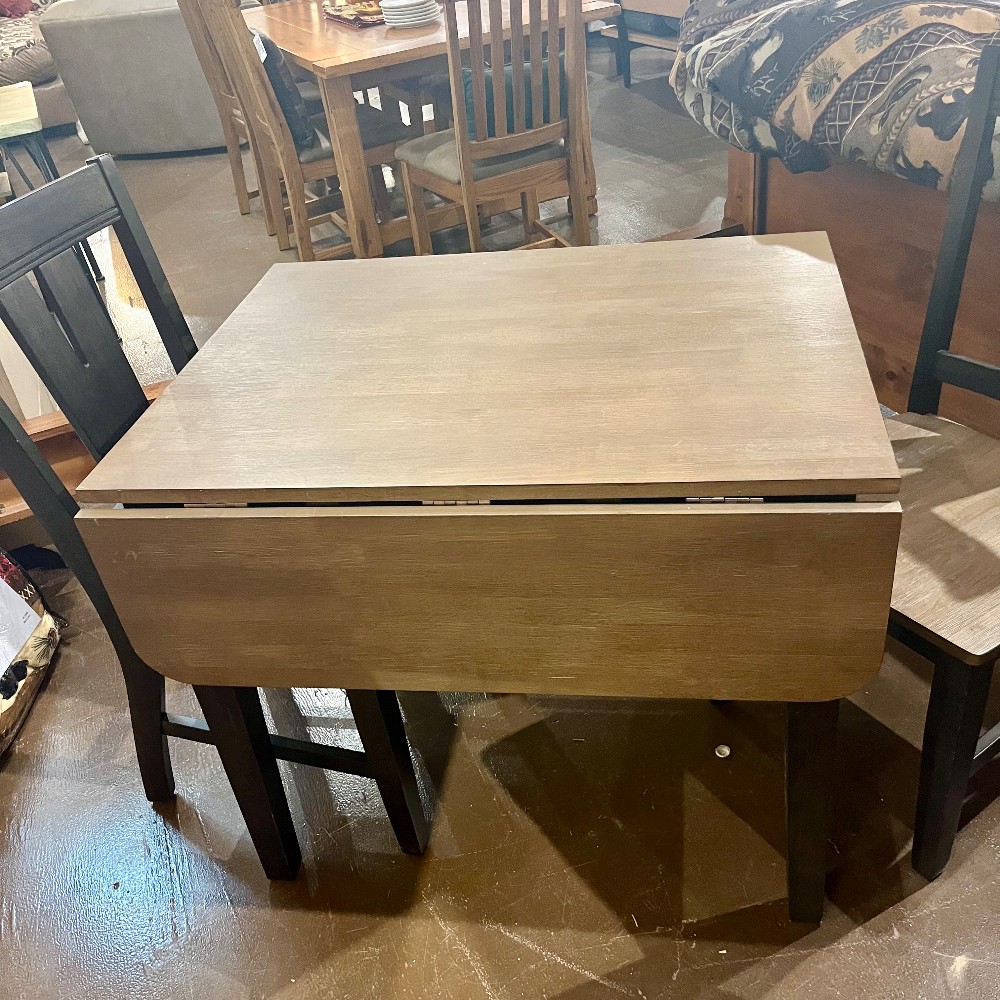Dining Tables/Dining Sets