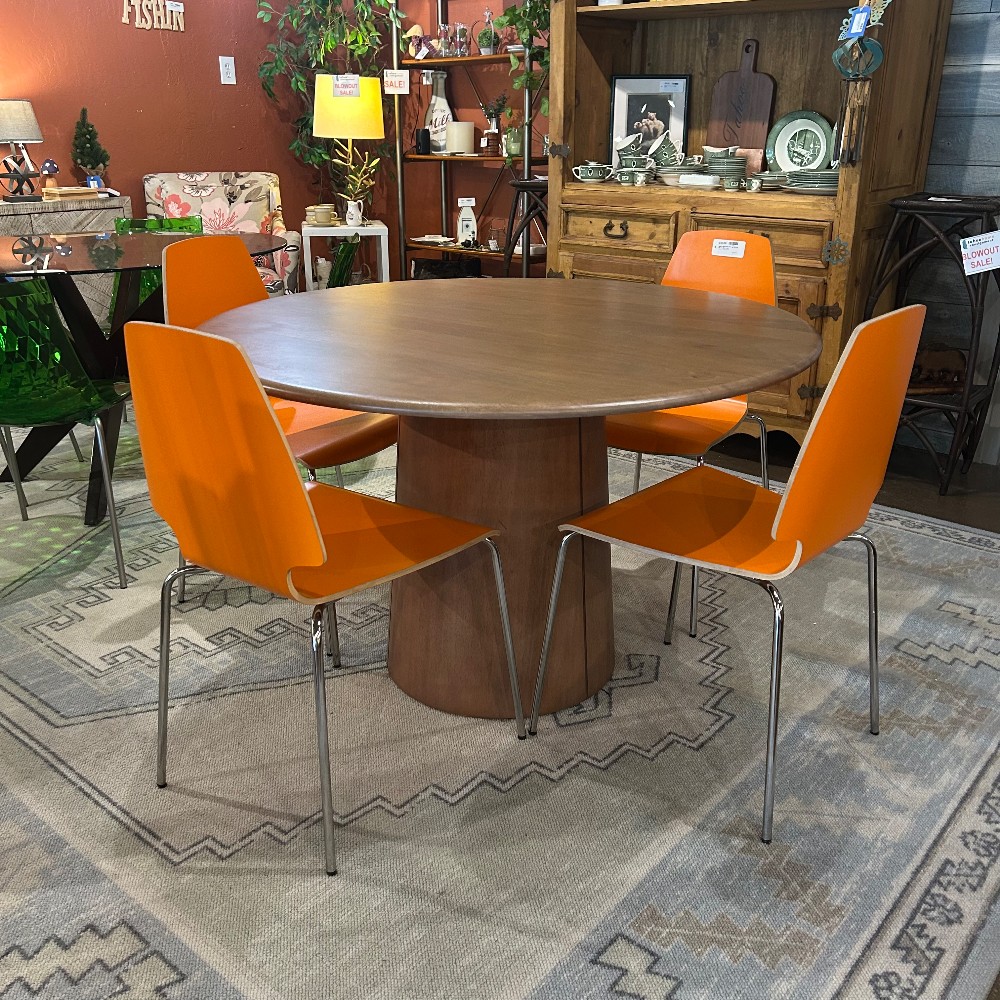 Dining Tables/Dining Sets