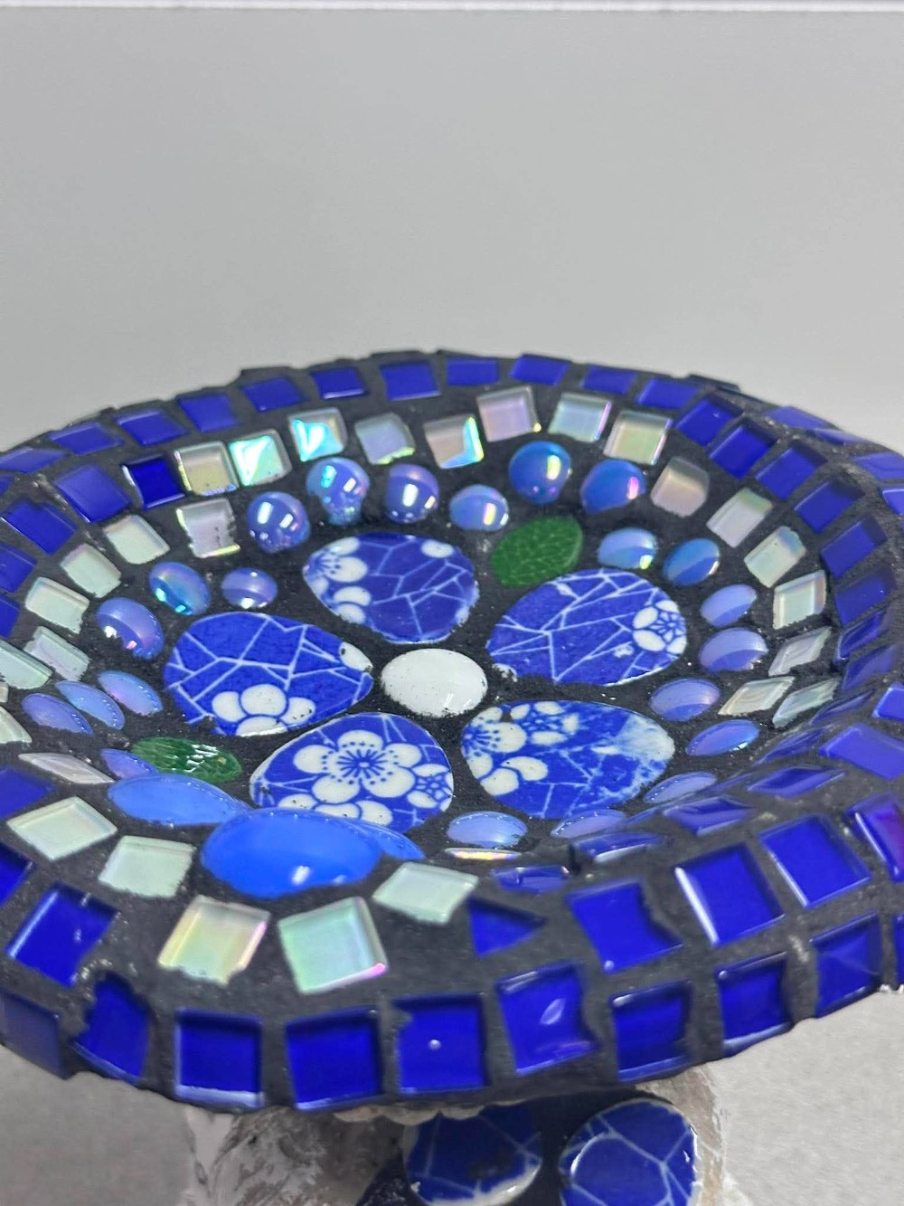Bird/bee bath blue