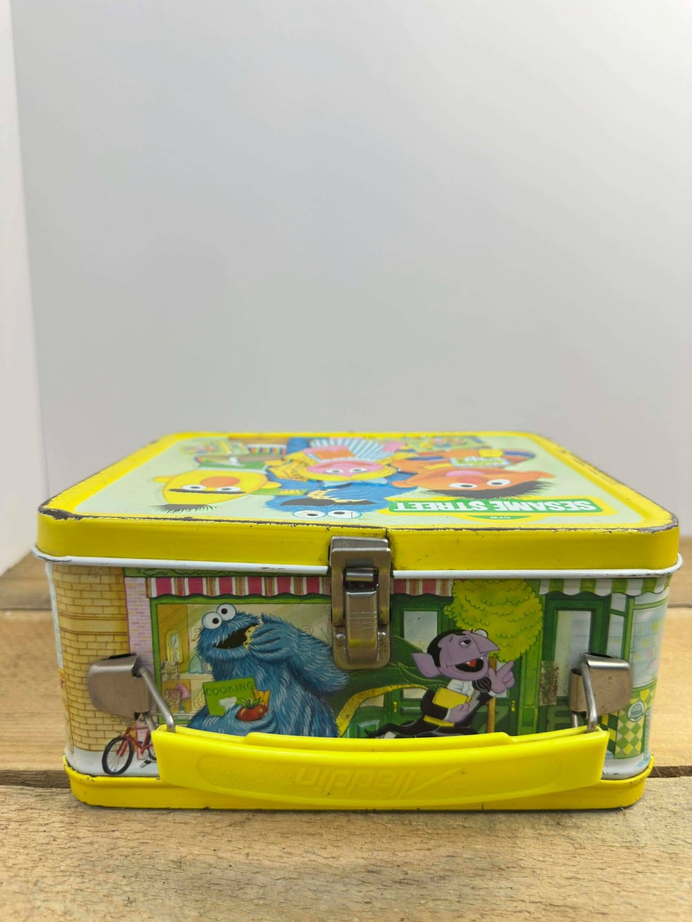 1979 Sesame Street metal lunchbox