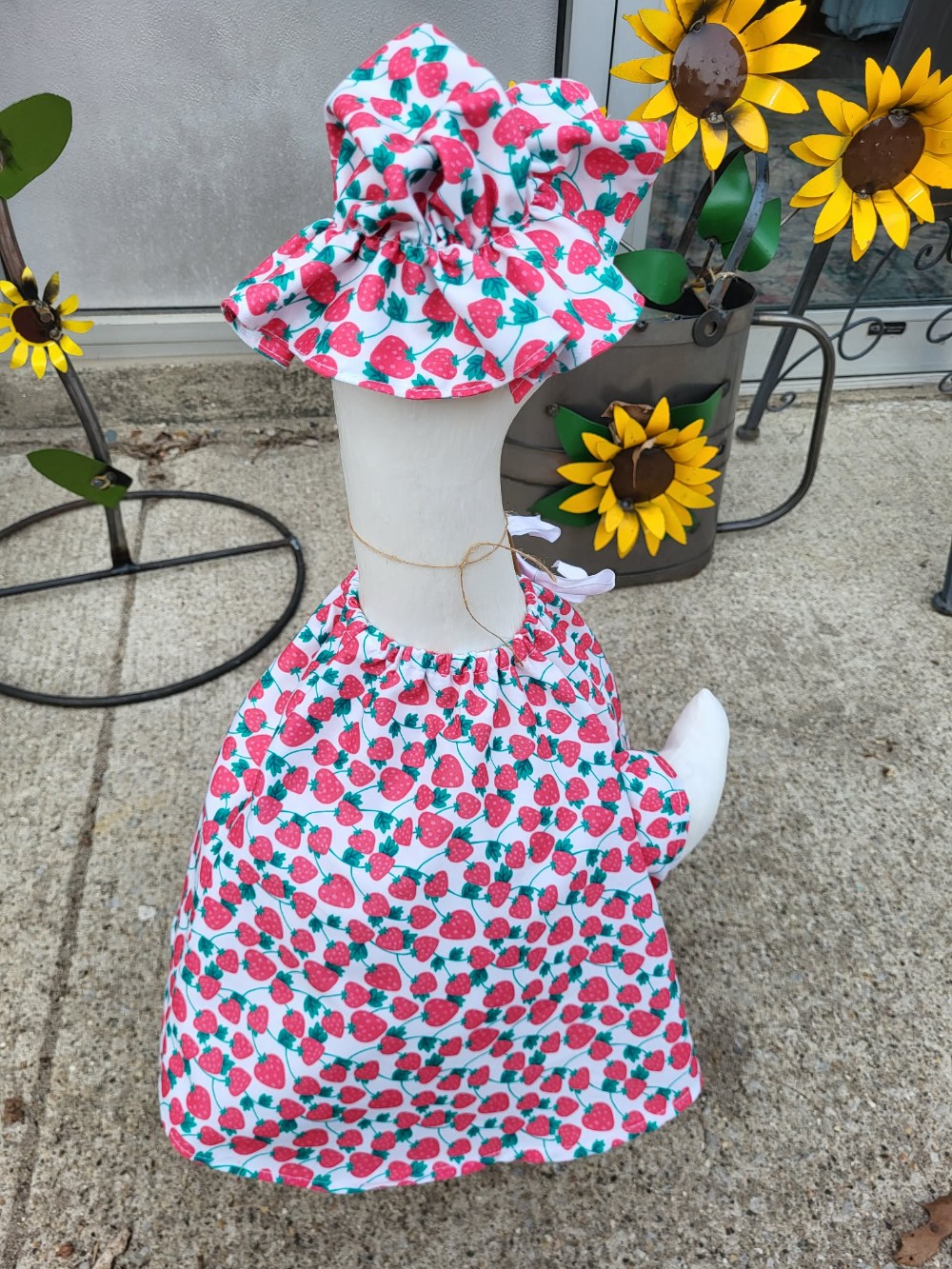 Goose outfit strawberry dress