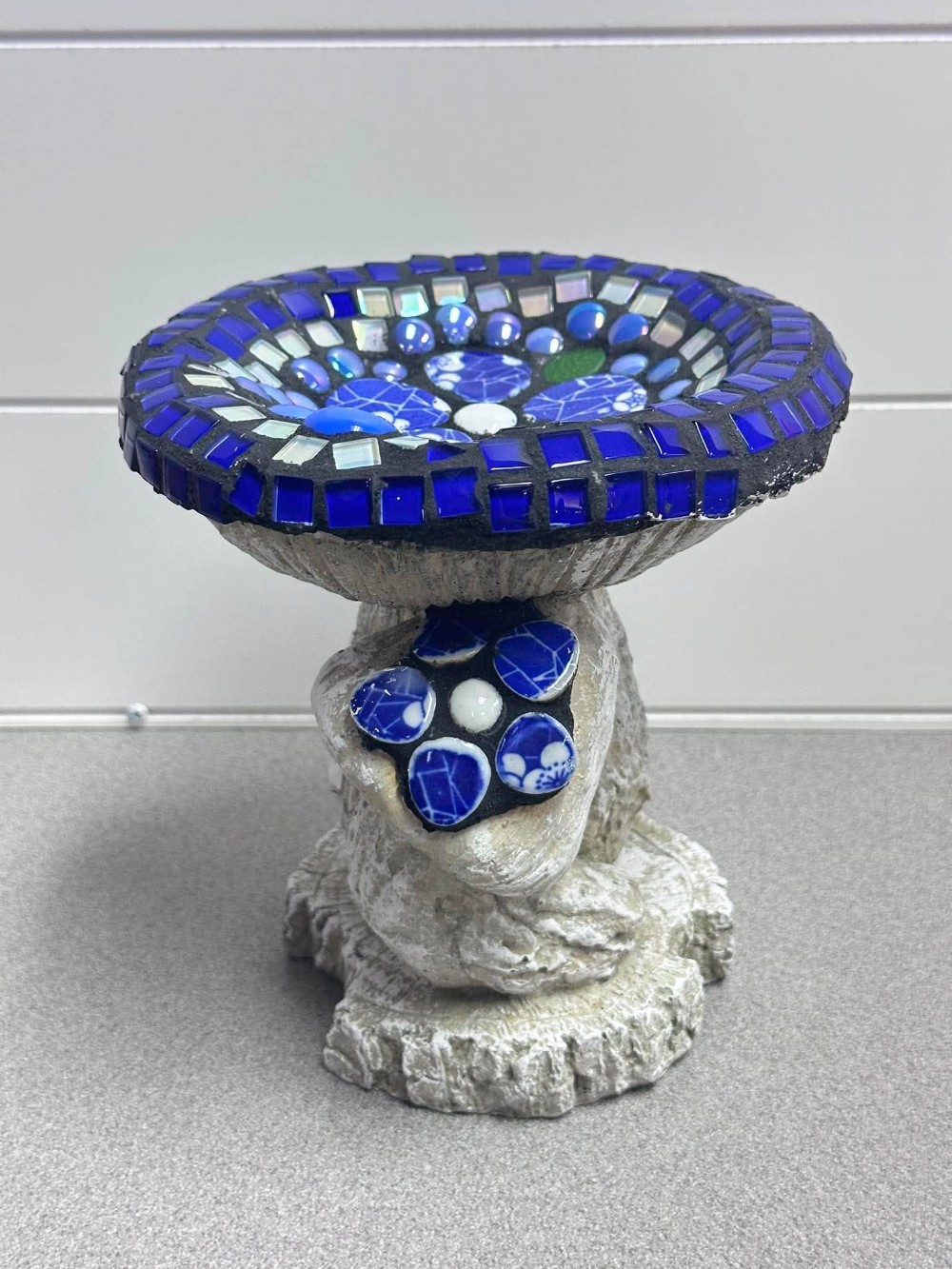 Bird/bee bath blue