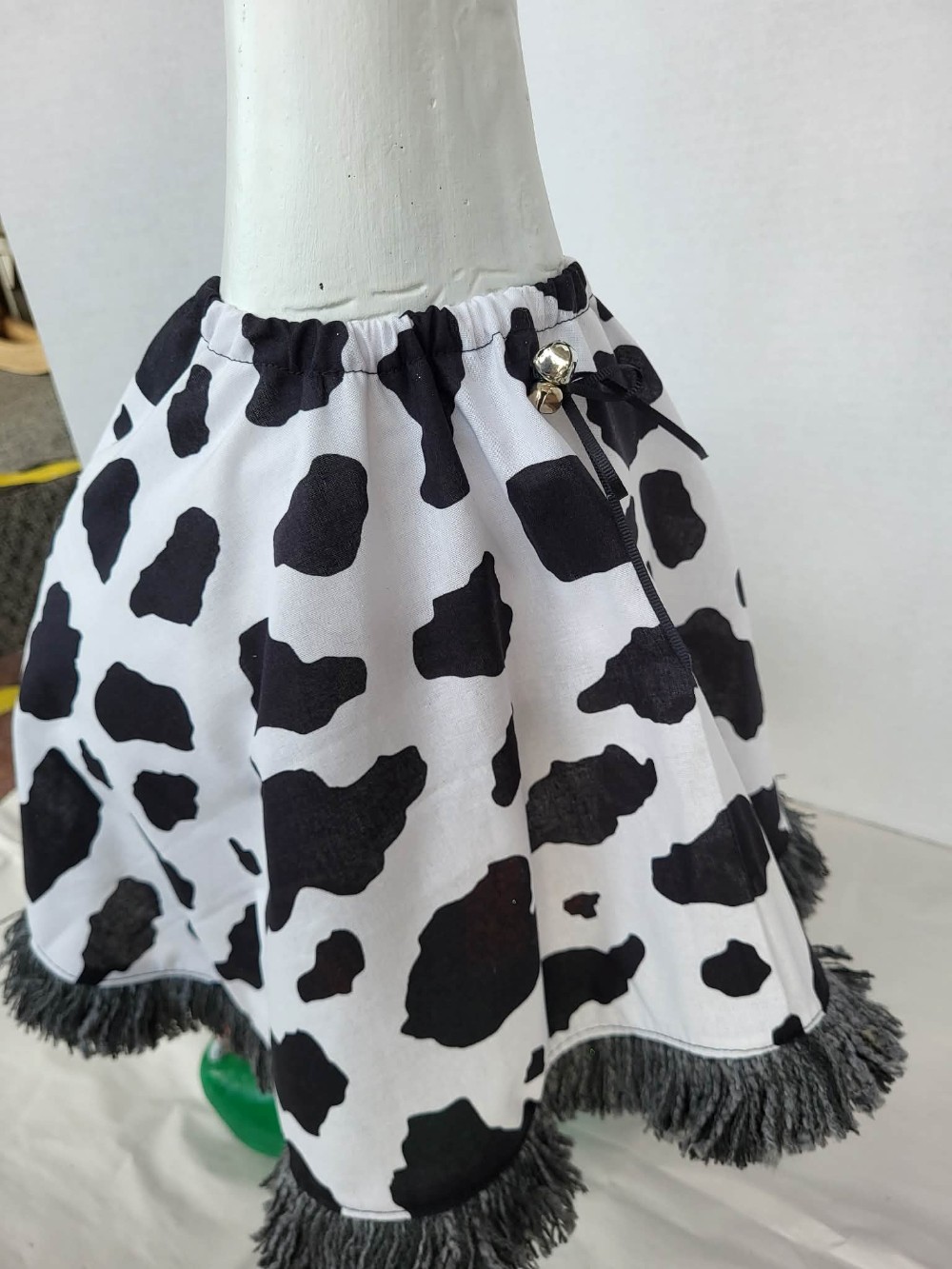 Goose outfit black and white cow