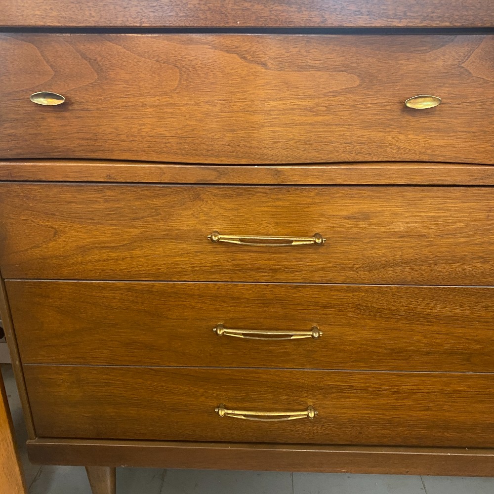 Bassett Industries MCM Dresser w/ Mirror