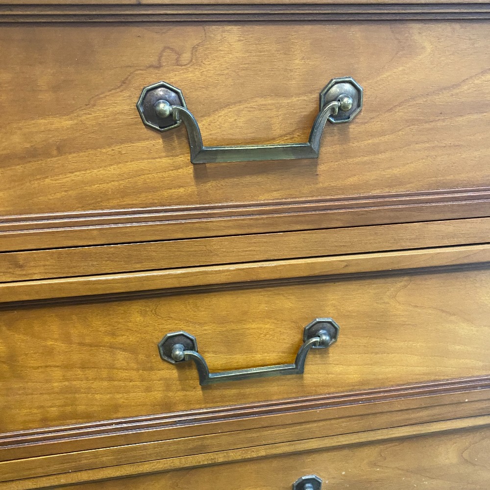Dresser with Mirror - White Co. French Regency - 8 Drawer
