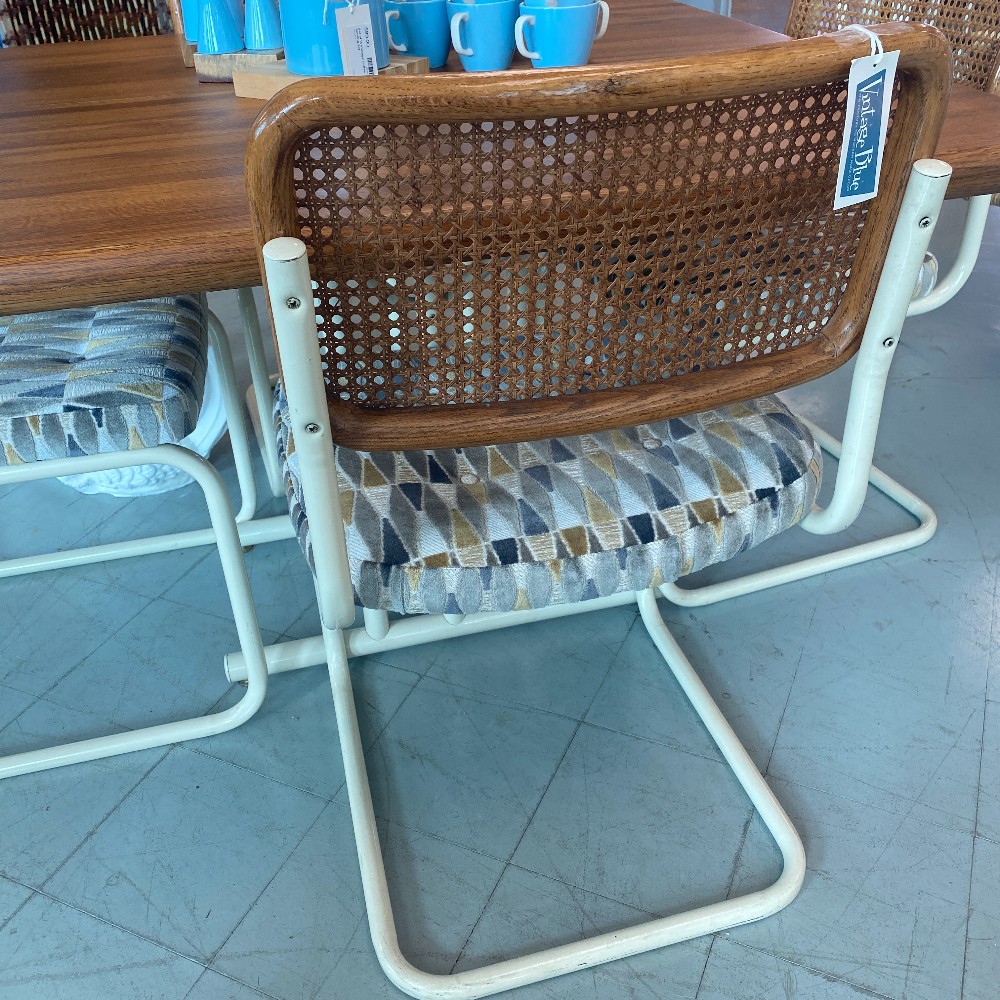 Cute Square Dining Set with 4 Cantilever Chairs