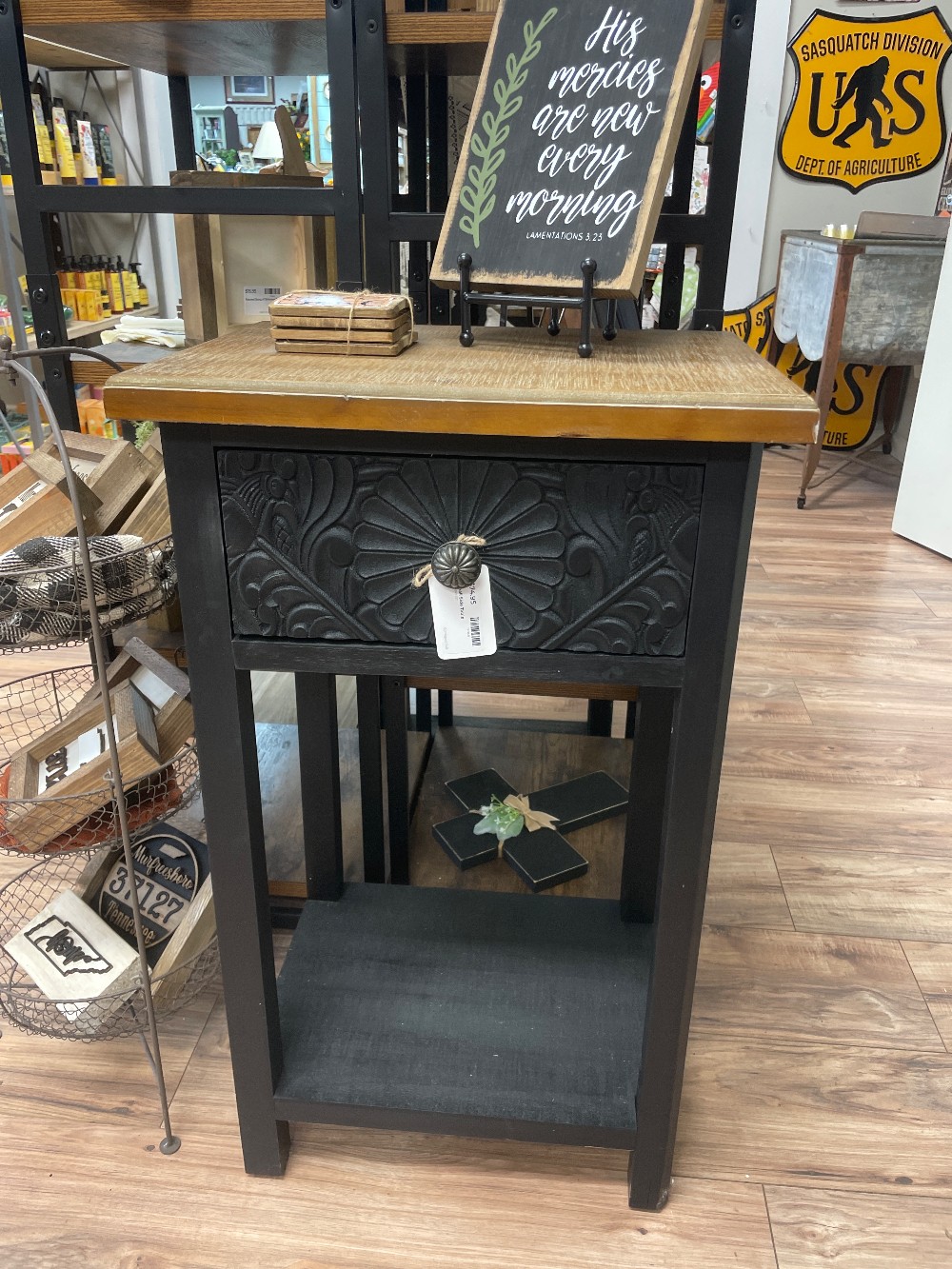 COFFEE & SIDE TABLES
