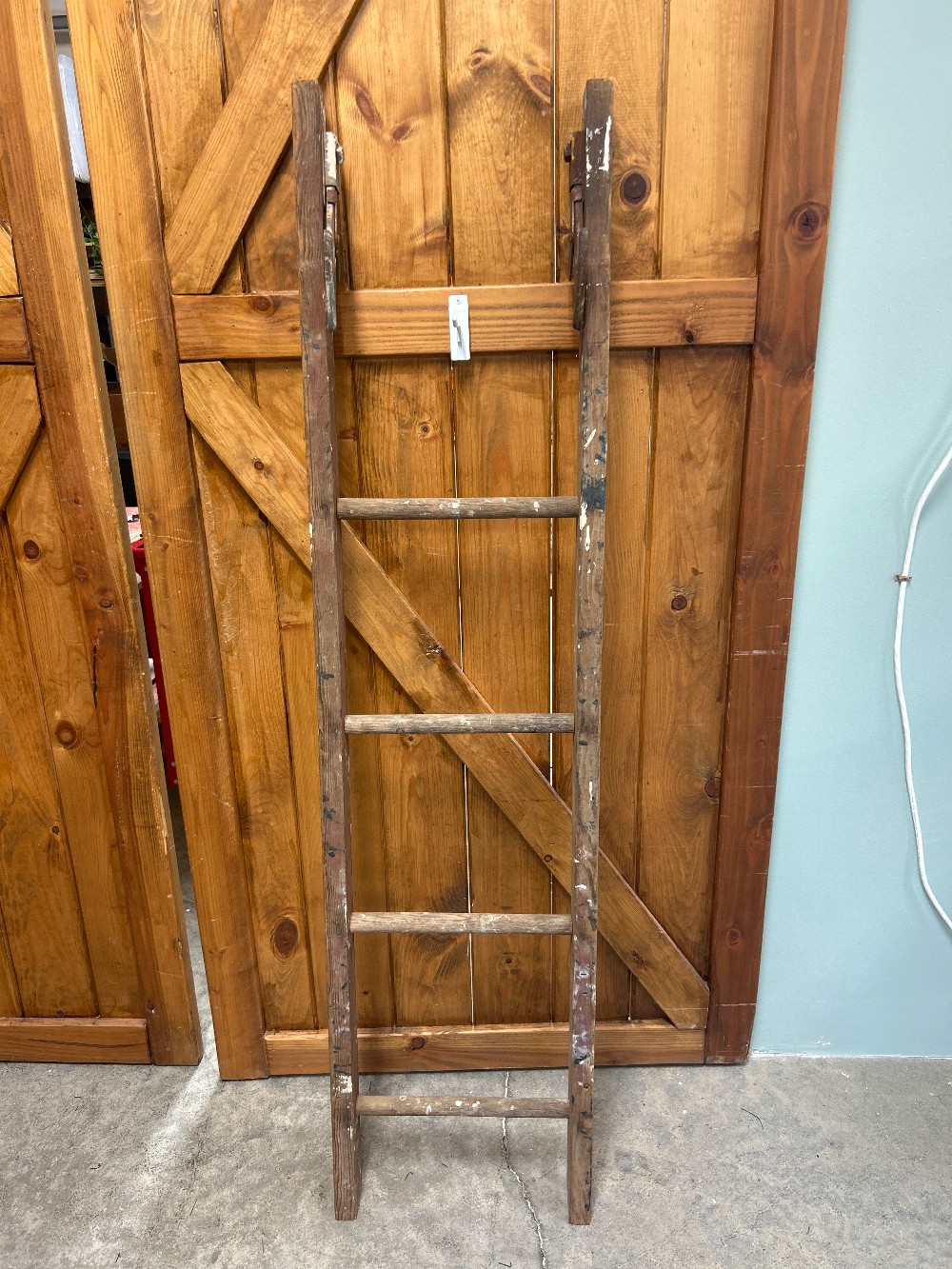 ARCHITECTURAL SALVAGE & DOORS