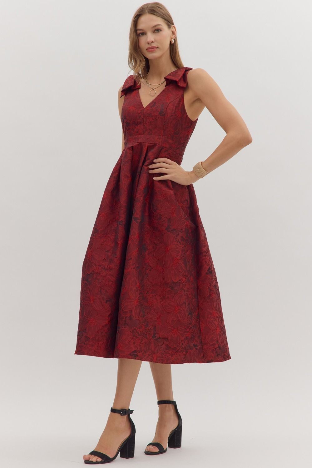 WOMEN'S CLOTHING