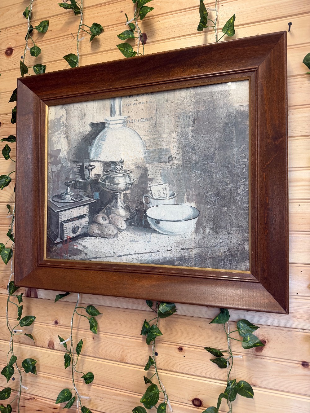 VINTAGE FRAMES & ARTWORK