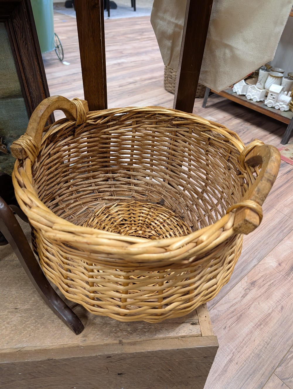 VINTAGE BASKETS
