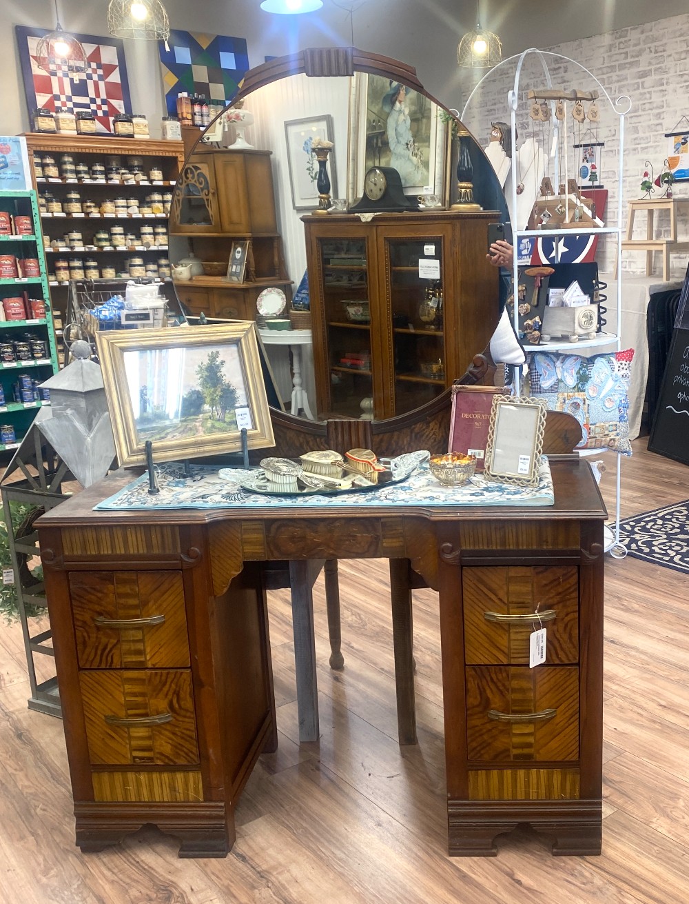 VANITIES & DRESSING TABLES
