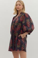 WOMEN'S CLOTHING