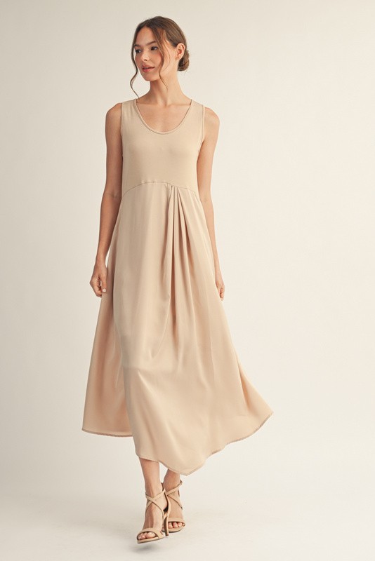 WOMEN'S CLOTHING