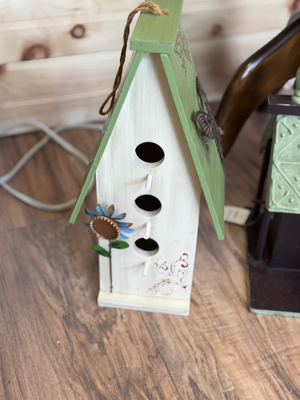 BIRDHOUSES & FEEDERS