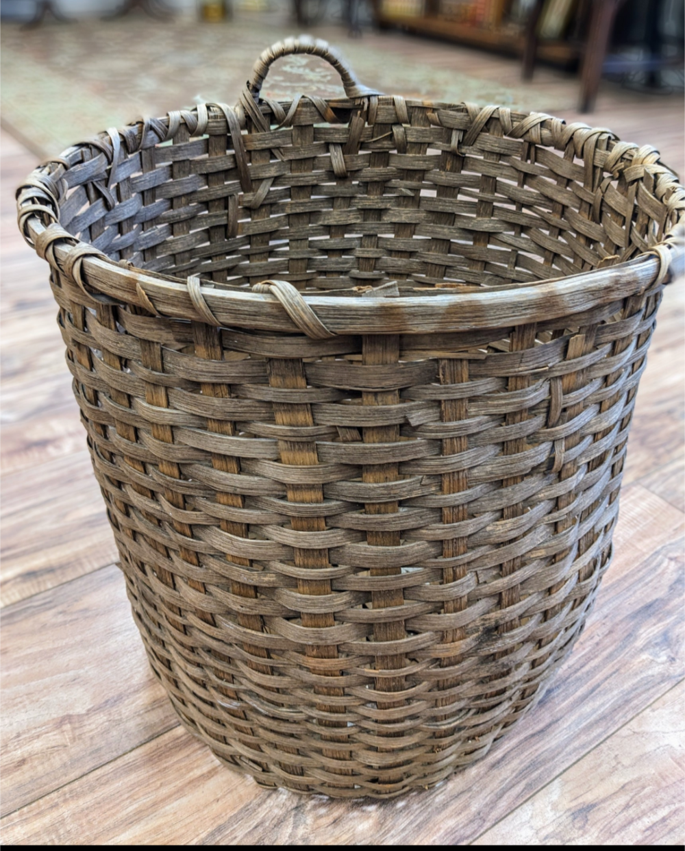 VINTAGE BASKETS