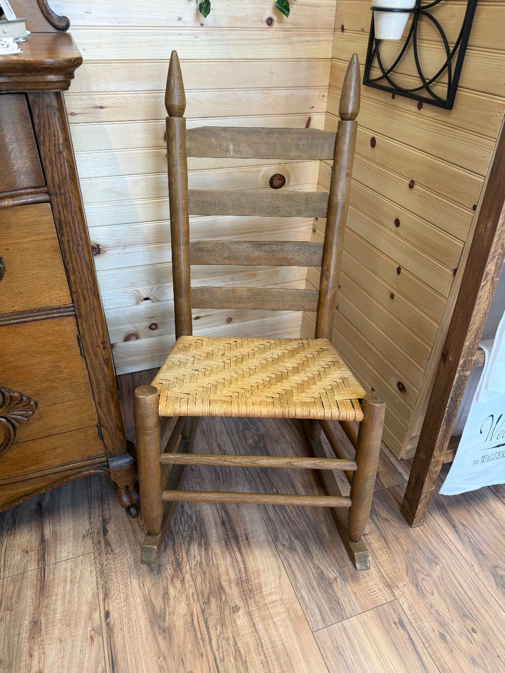 SOFAS, SETTEES & CHAIRS