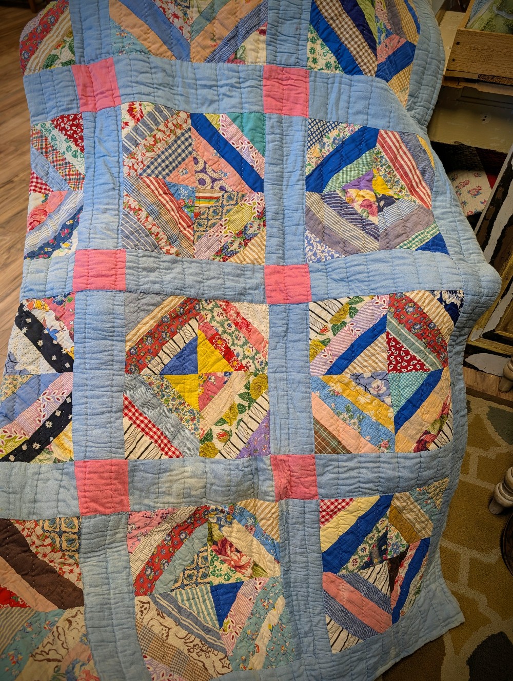 QUILTS & THROWS